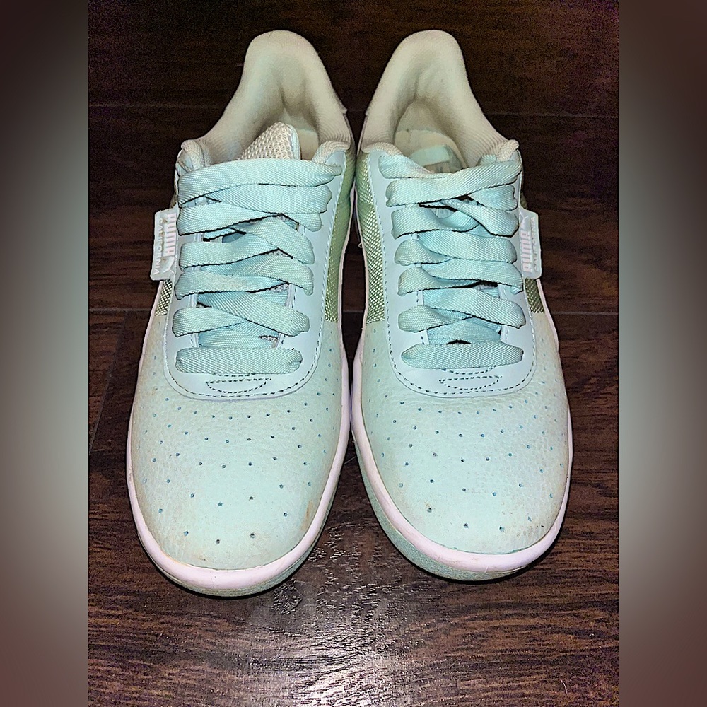 Pumas CALIFORNIA  Teal womens Sz 8.5